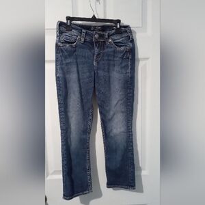 Silver Jeans Blue Capri Pants Stylish and Versatile